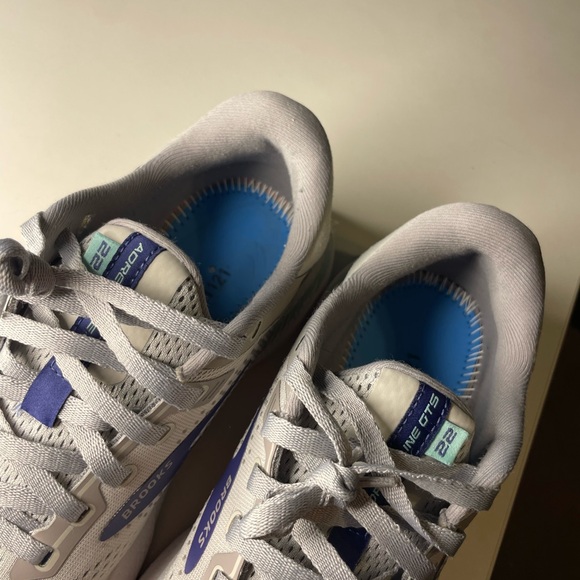 Brooks Womens Adrenaline GTS 22 1203531B045 Gray Running Shoes Sneakers Sz 9.5 B - Picture 7 of 9